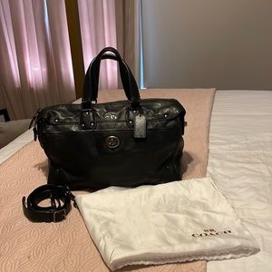 Authentic - Genuine Leather - Coach Med-Large Handbag - with shoulder strap